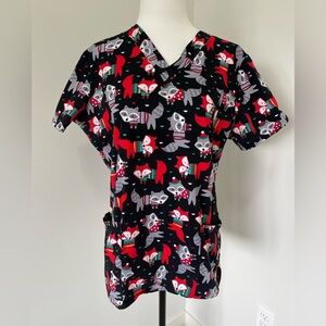 White Cross Fox Raccoon Festive Holiday Sweater Black Theme Scrub Top Size Small